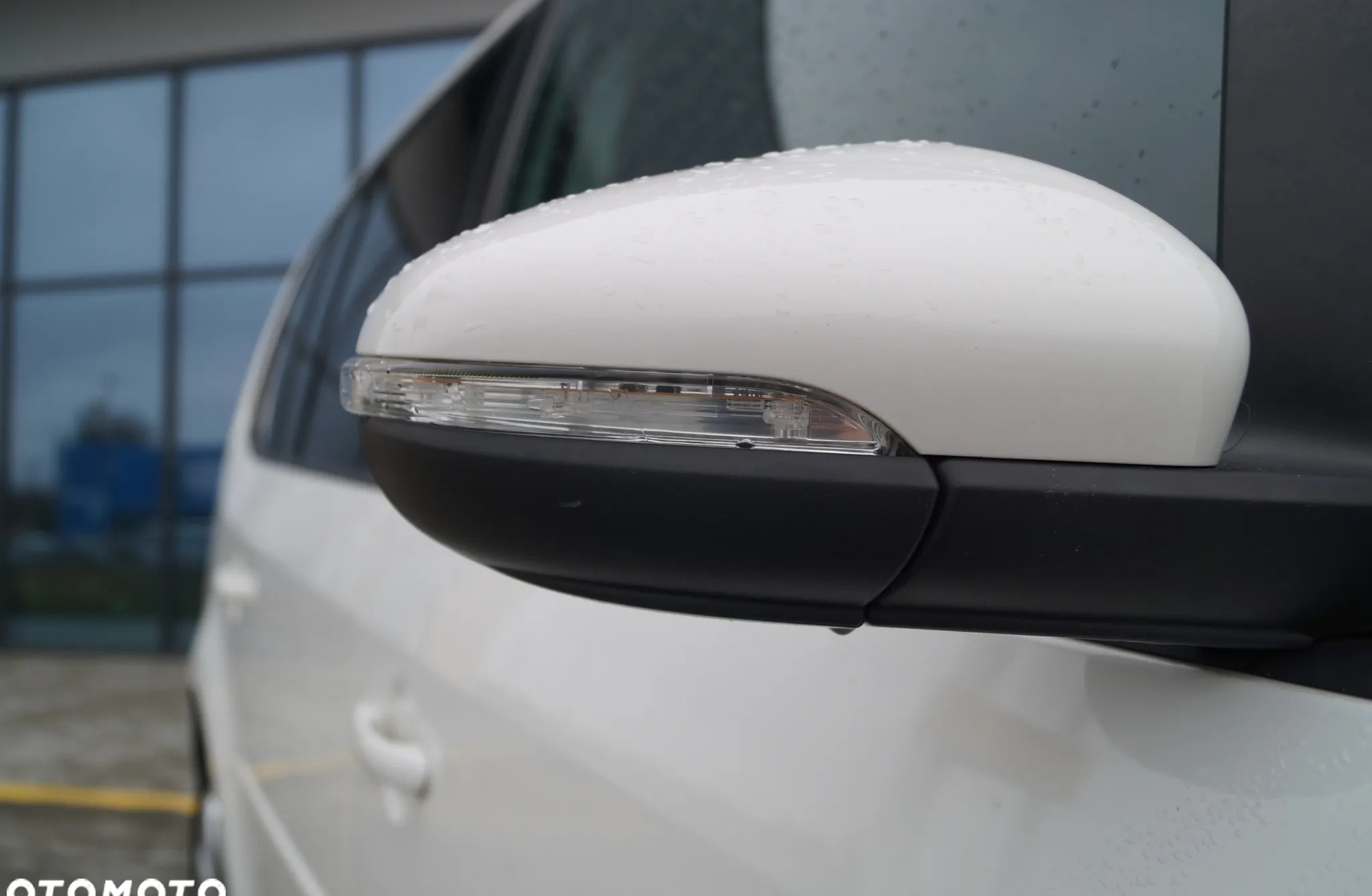 Volkswagen Touran cena 28400 przebieg: 239000, rok produkcji 2012 z Myślibórz małe 742